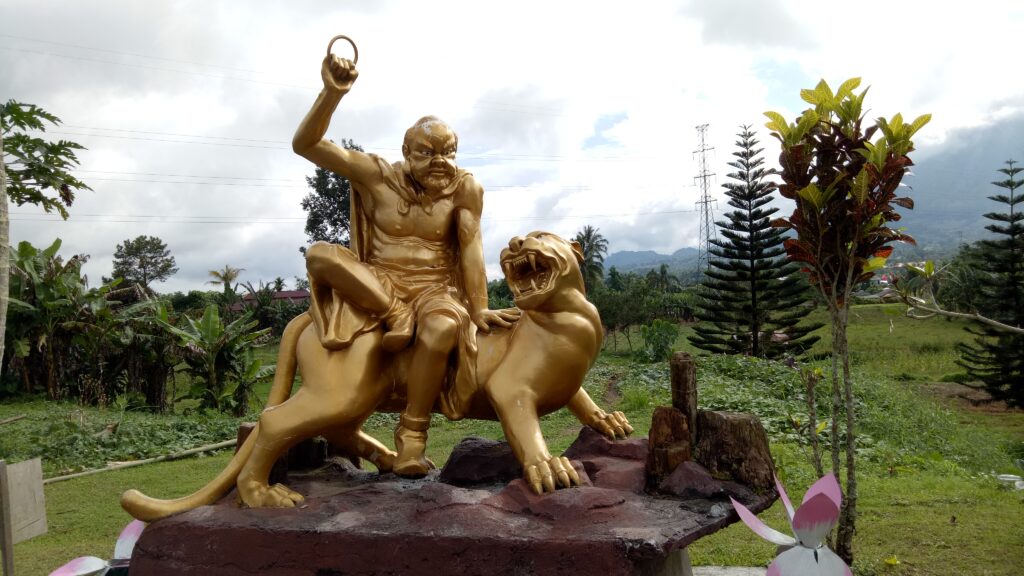 Tour Semenanjung Minahasa, 