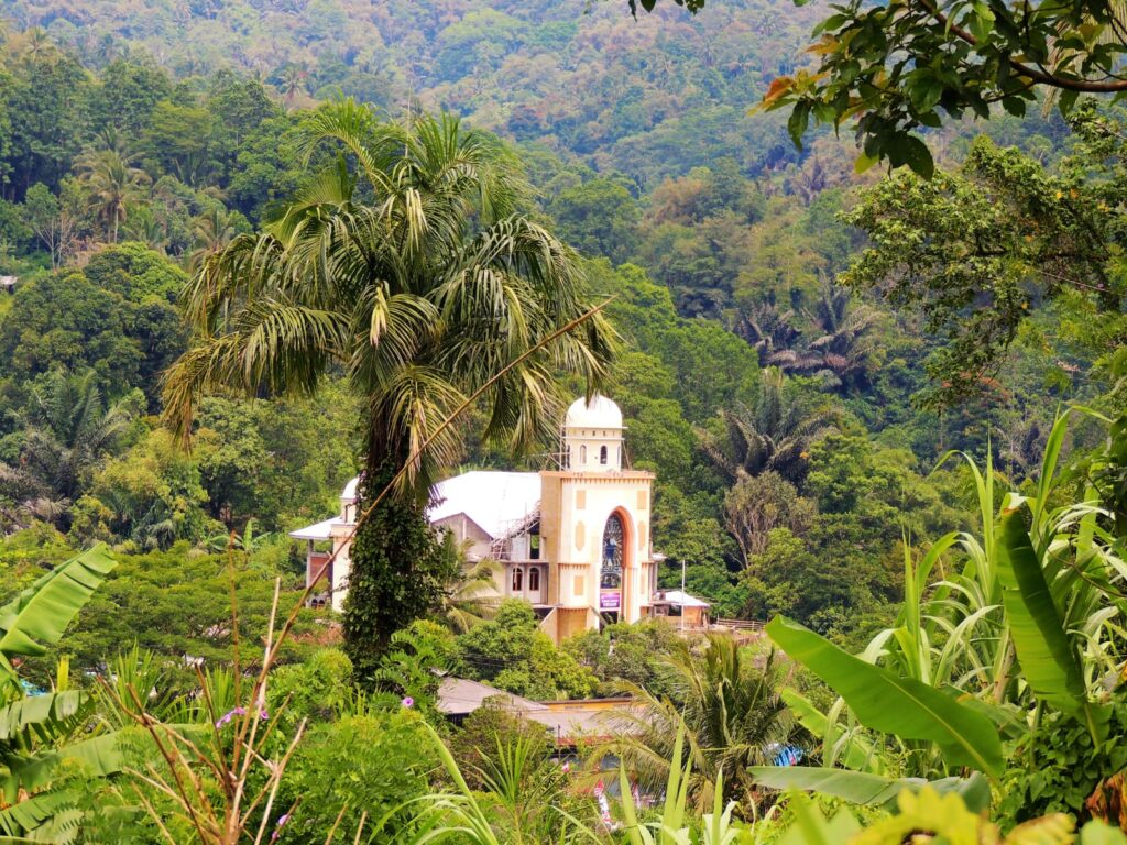 Tour Semenanjung Minahasa