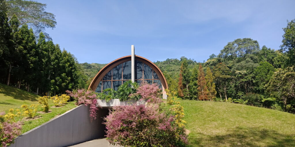 Tomohon, Minahasa Highlands, Tour Rohani Kristen