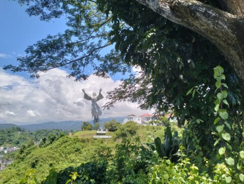 Tour Semenanjung Minahasa, Tour Pesona Manado