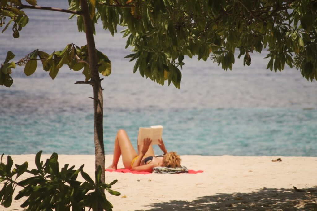 Molosing Island Camping